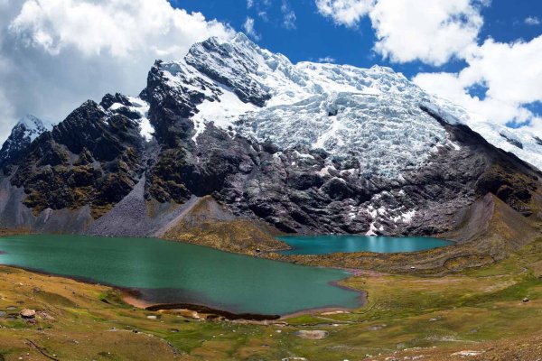 Seven Lakes of Ausangate turquoise lakes