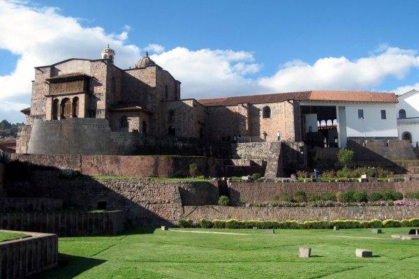Guided Cusco city tour with colonial architecture