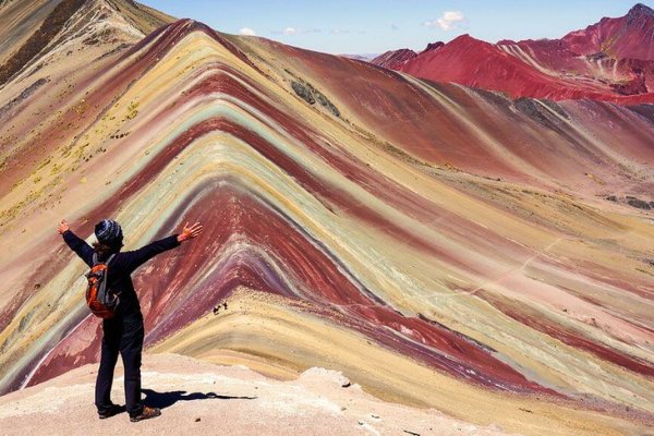 Rainbow Mountain Vinicunca scenic view
